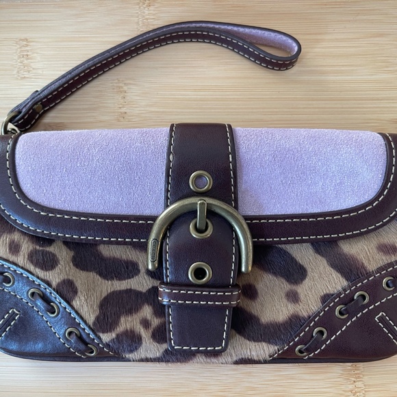 Vintage Coach Wristlet - Picture 2 of 4